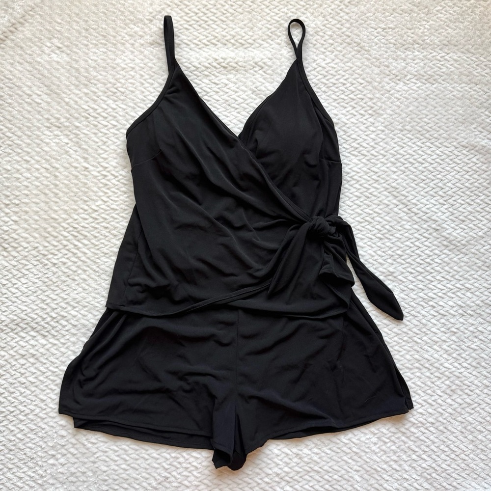Coco Reef Contours Chroma One Piece Swimsuit Romper 8 Black Wrap Smoothing NWT - Picture 9 of 15